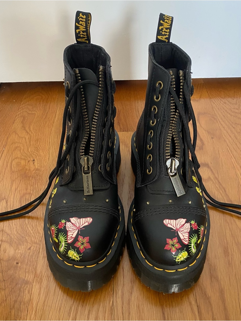 Limited Edition Dr. Martens Venus Fly Trap Boots, EU 38 / US 7, NWOT - Picture 2 of 9